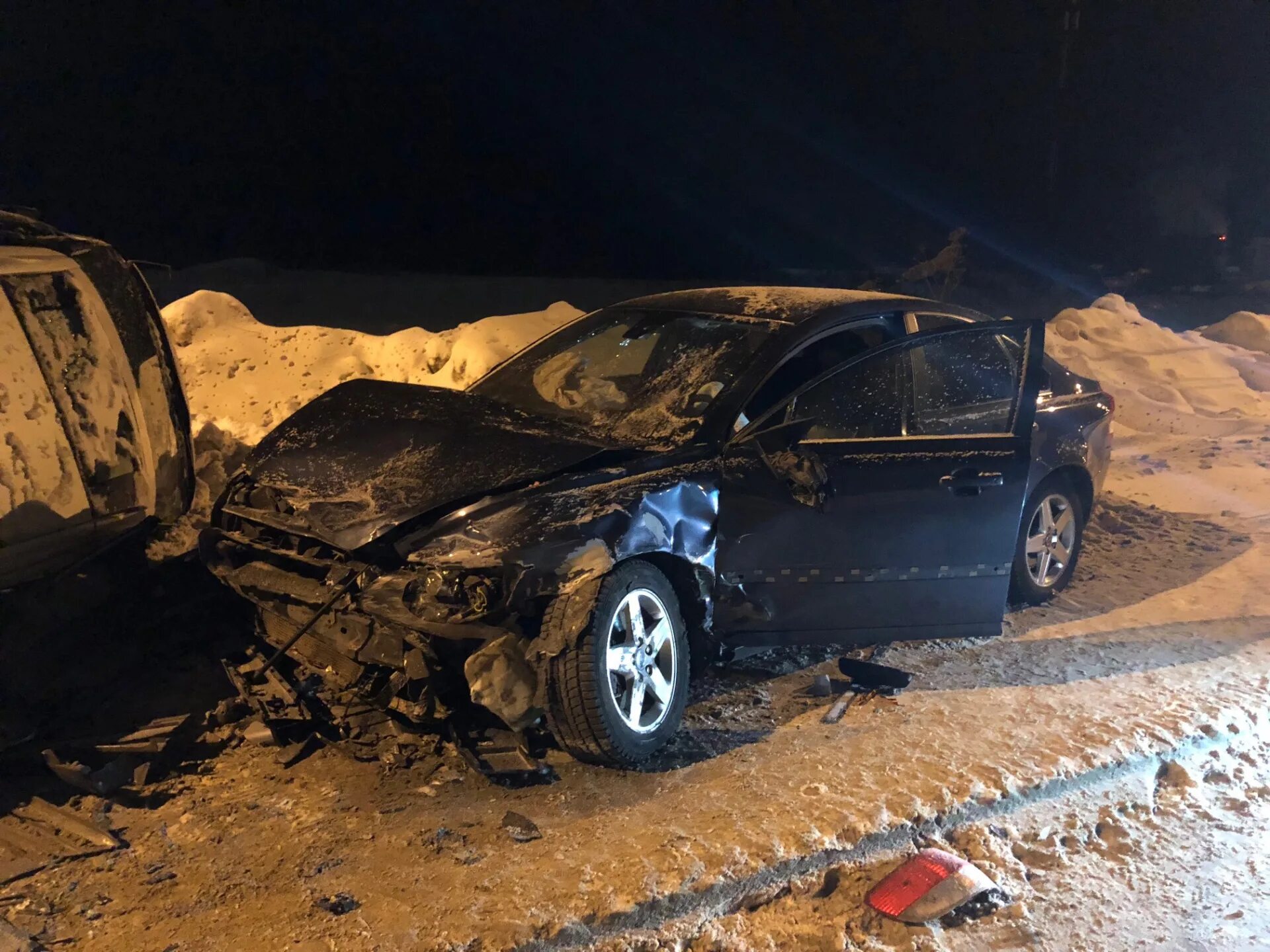 Происшествия сыктывкар сегодня. Дтп сыктывкар последние. Такси авария сегодня сыктывкар. Дтп сыктывкар последние. Дтп в сыктывкаре вчера на октябрьском проспекте.