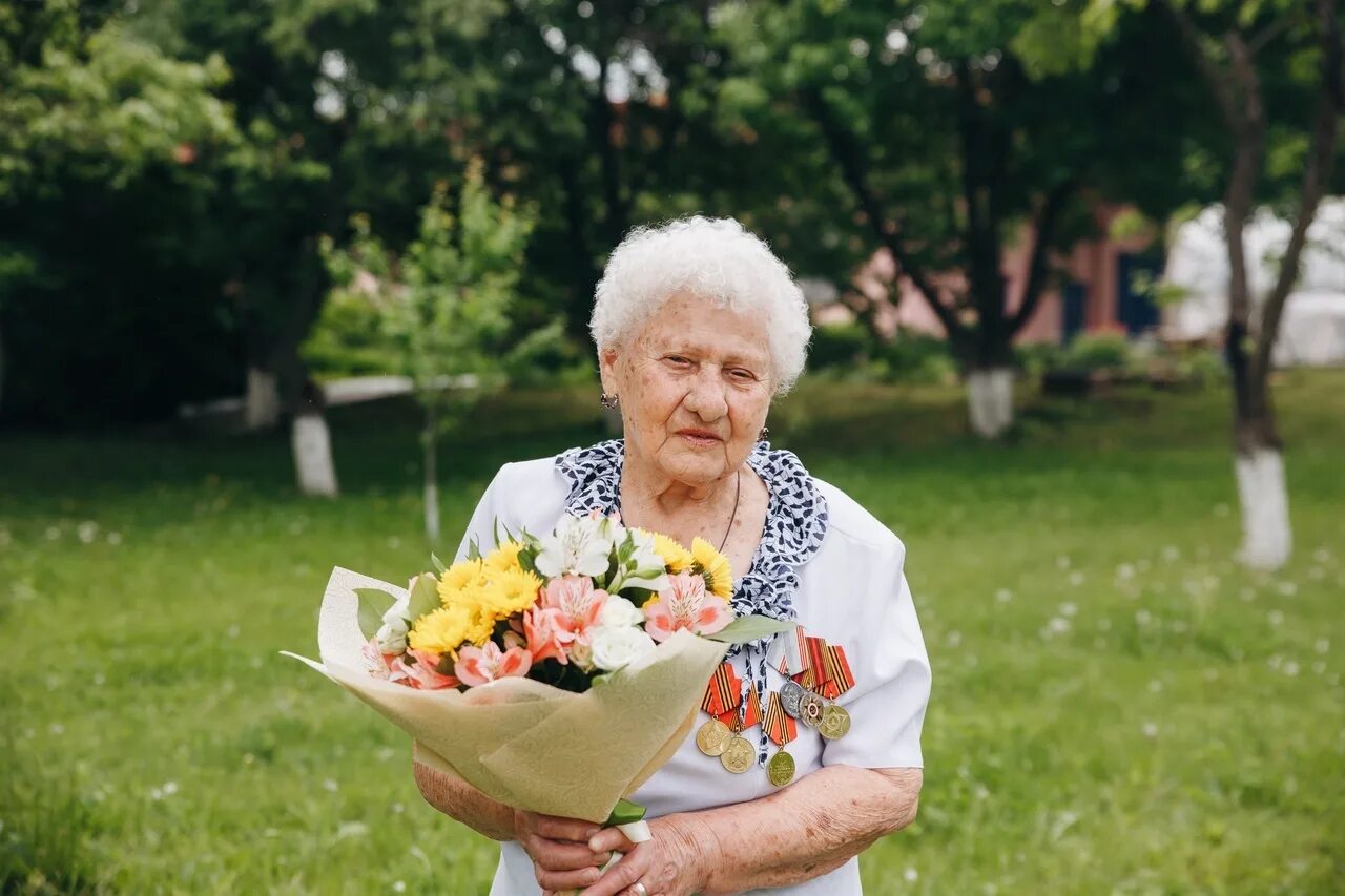пожилые люди. брехово пансионат для пожилых. для пожилых людей барнаул. пожилые люди в кружках по интересам. пансионат для пожилых людей.