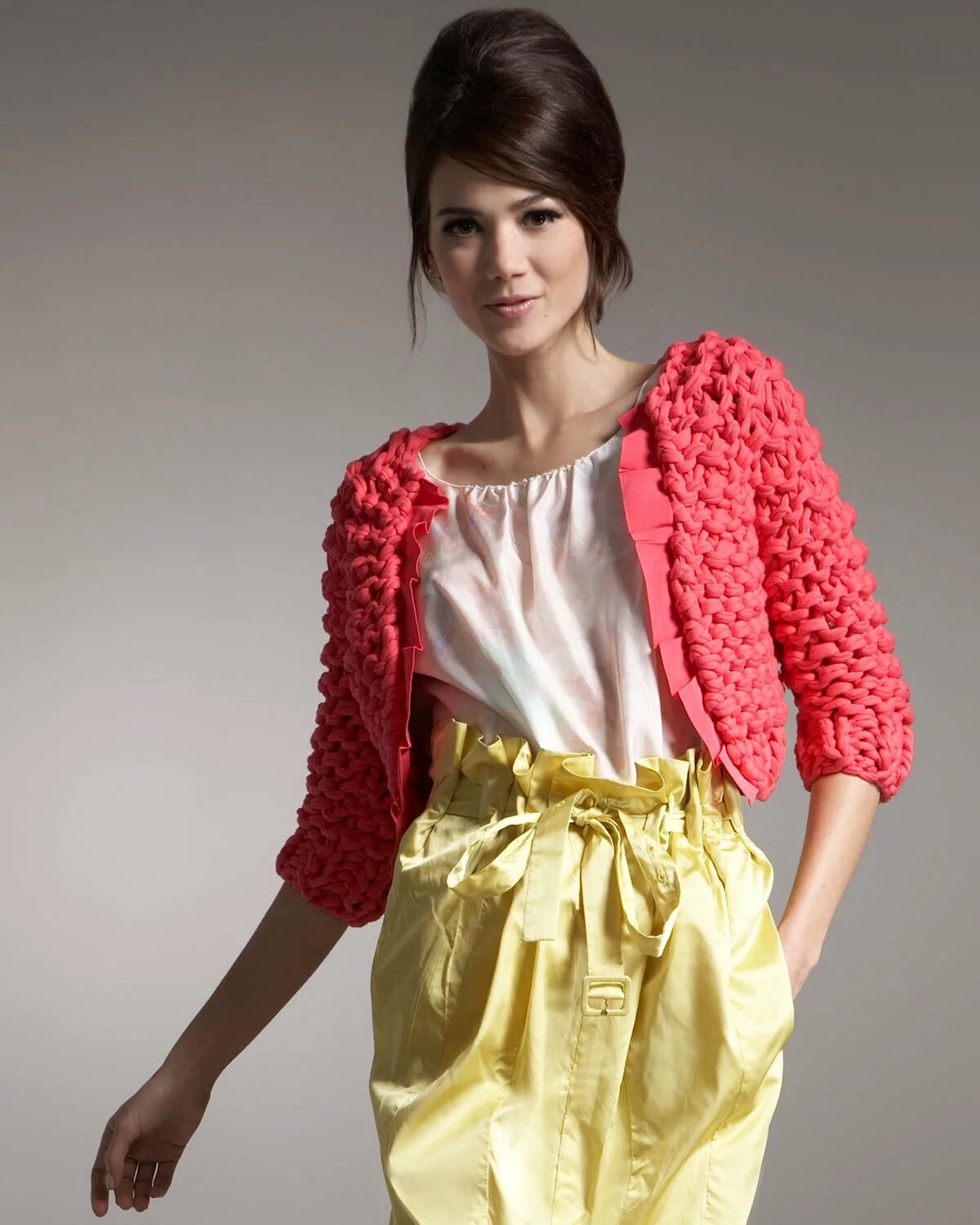 Разноцветный вязаный топ. Одежда связанные крючком. Что можно связать из одежды. Что можно связать из одежды. Что можно связать из одежды.