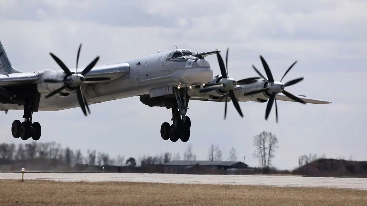 Ту 95 энгельс. Ту 95 МС Моздок. Ту-95мс. Ту 95мс Серышево. Дальняя Авиация ту 95 МС.