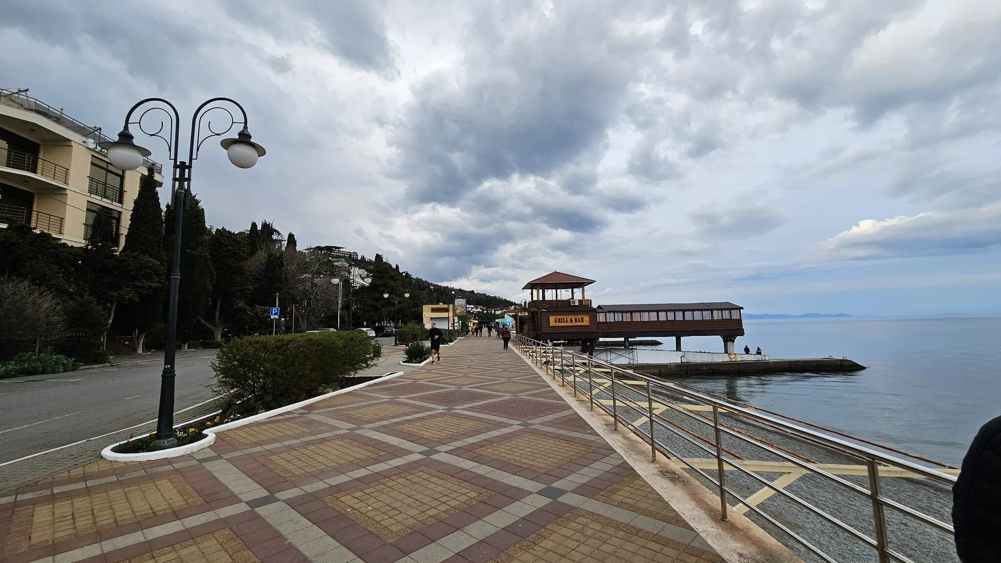 Крым. Алушта Ялту не затмит. Как обновили набережную в Алуште Крымская путешеств