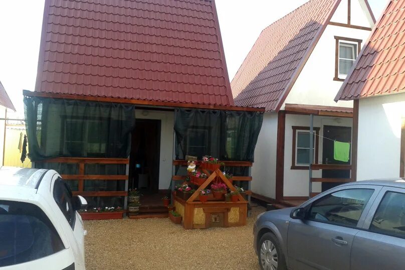 Турбаза колобок должанская. Бунгало должанская. Должанская бунгало на берегу. Бунгало должанская. Ейск казачий берег.