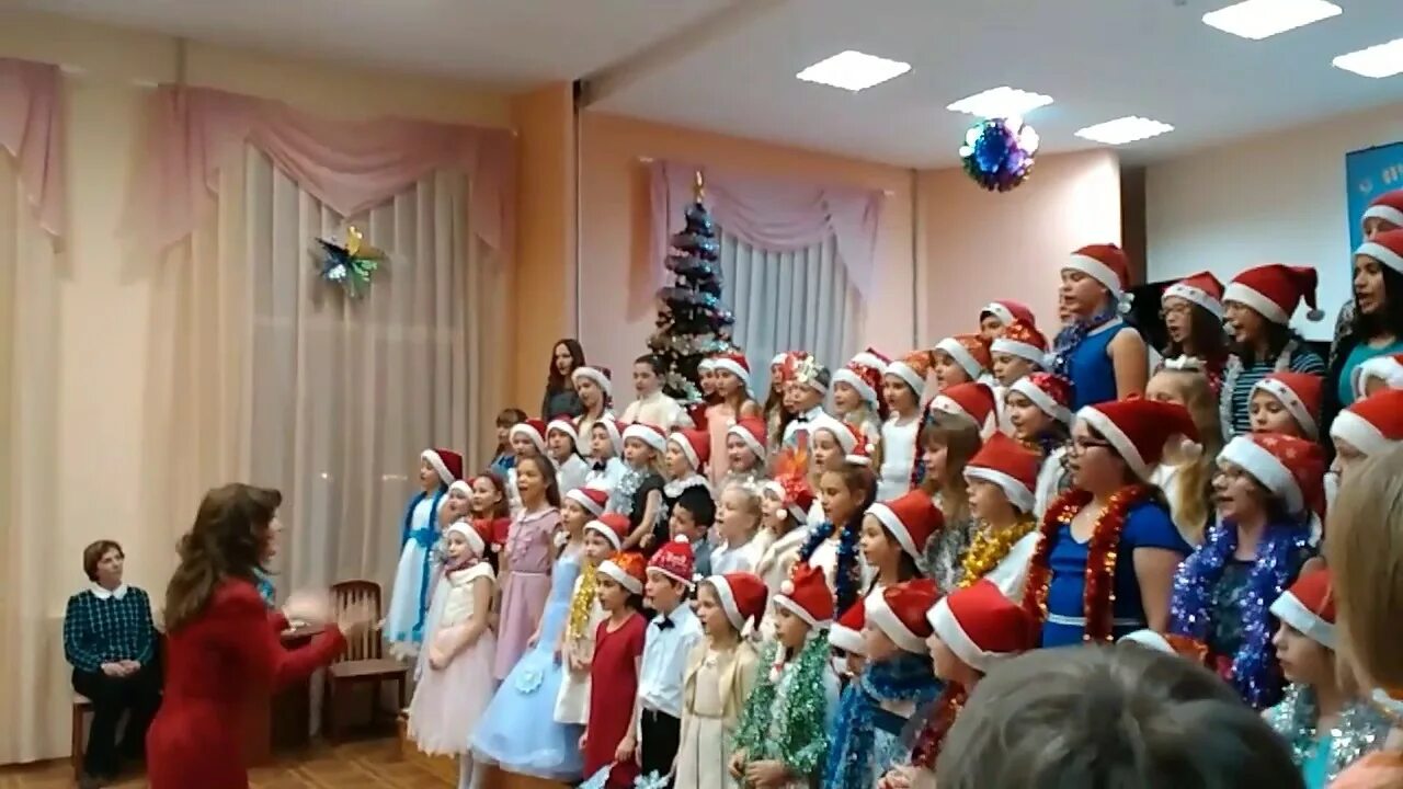 Колядки на рождество. Джей хор. Рождественские песни детские хор. Новогоднее выступление в детском саду. Рождественские песни детские хор.