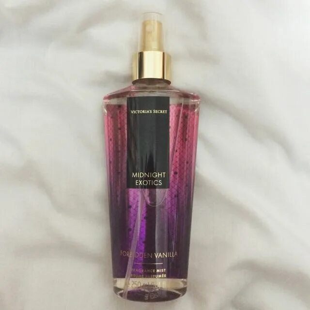 Midnight secret. Victoria Secret Lotion Midnight fleur. Victoria's Secret Midnight Bloom 75 ml. Victoria's Secret - Midnight Exotics Deep Berry.