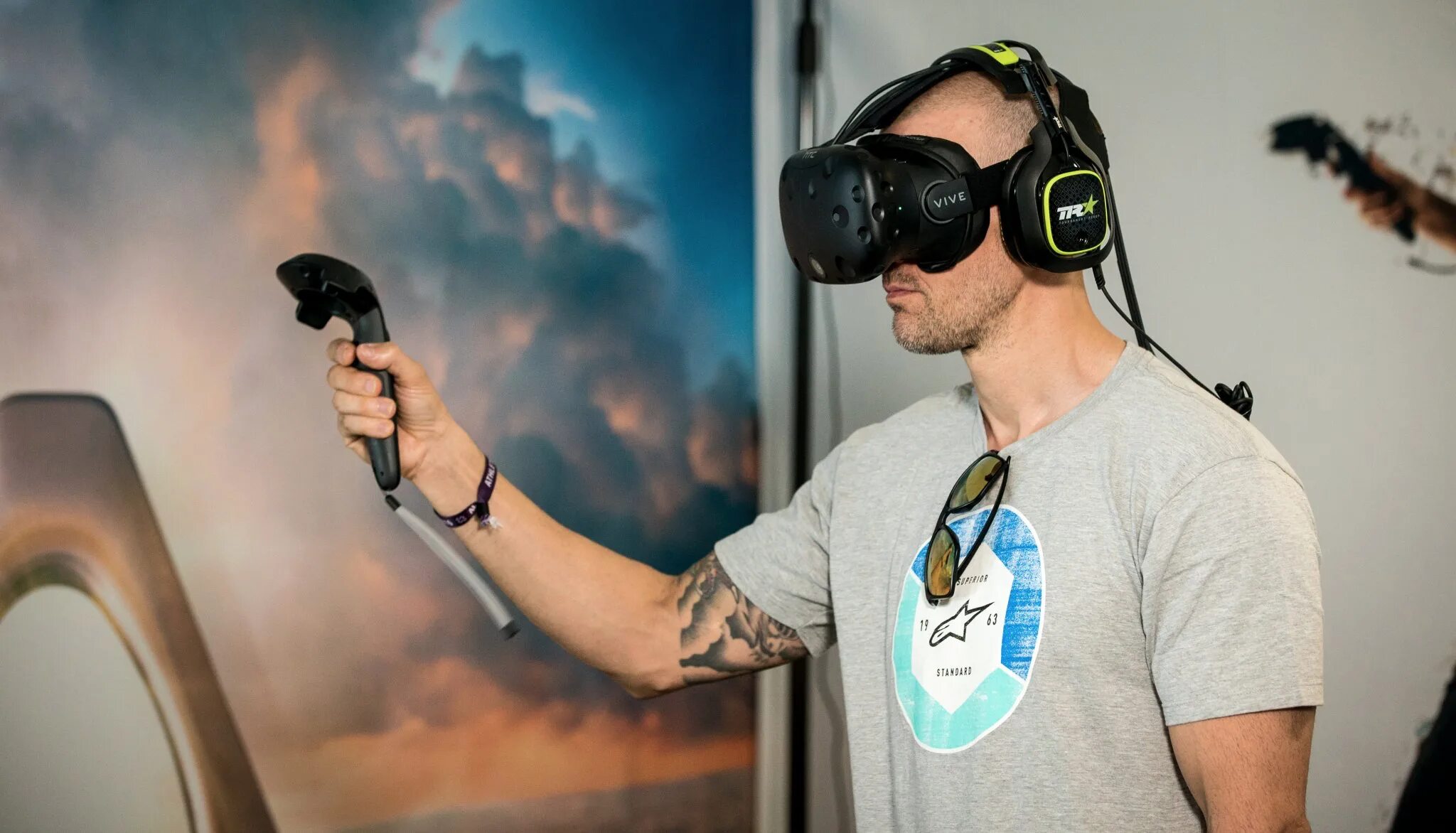 Аренда виар. HTC Vive. Виртуальная реальность художник. Рисование в виртуальной реальности. VR искусство.