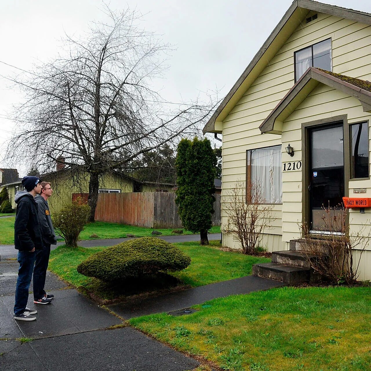 Абердин вашингтон дом курта кобейна. Дом курта кобейна в сиэтле. 171 lake washington blvd east в сиэтле. Особняк курта кобейна. Дом курта кобейна.