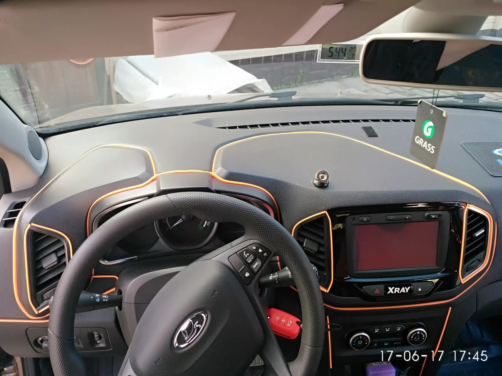 LADA XRAY Cross AT: Не так, чтобы очень, но и не очень, чтобы так - "Тест-драйвы