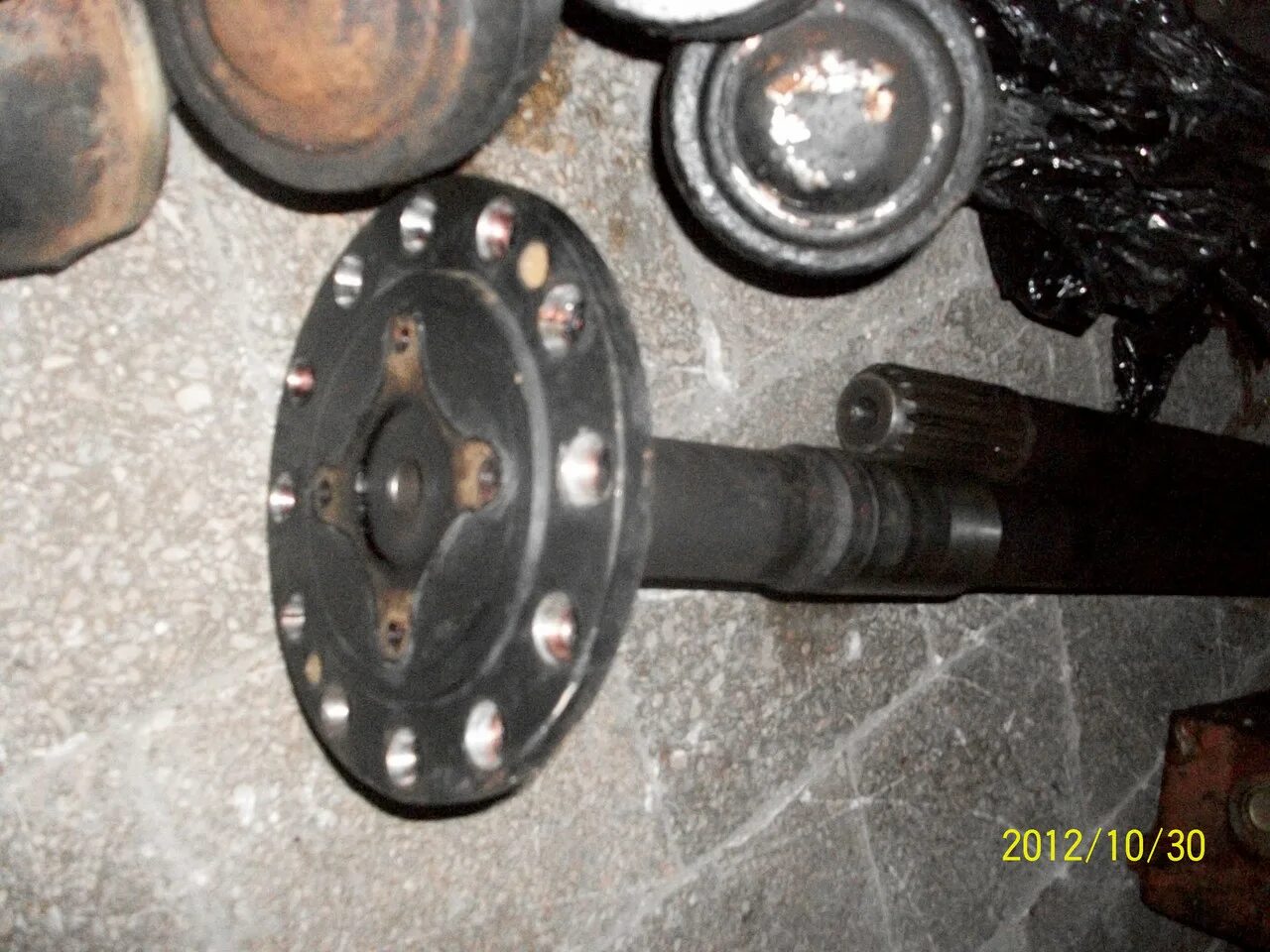 Полуось переднего моста камаз 4310. Полуось заднего моста камаз 43118 левая. Полуось камаз вездеход. Полуось камаз вездеход. Полуось левая камаз 43118.