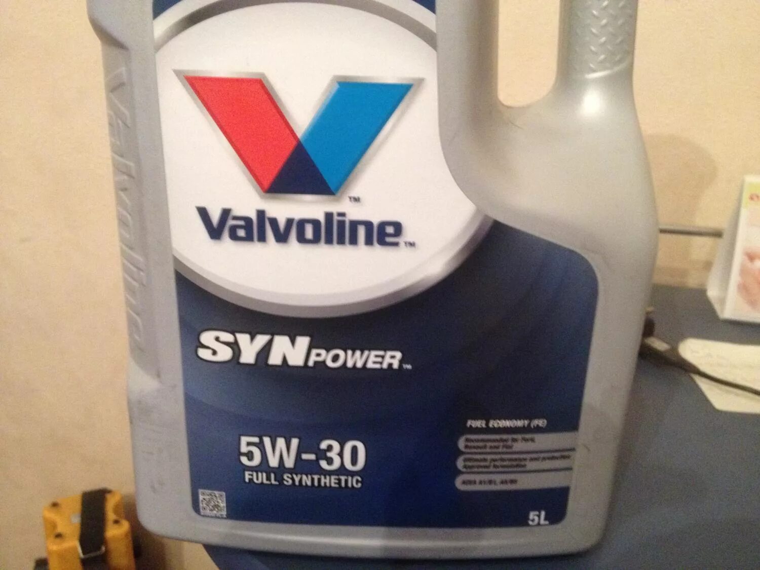 Купить валволайн 5w30. Valvoline SYNPOWER Fe 5w-30. Масло Valvoline 5w40. Масло валволайн 5w40. Valvoline 5w30 a5/b5.