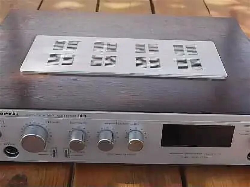Срезка с плат радиодеталей. Радиотехника запчасти. Усилитель radiotehnika у-101. Радиотехника запчасти. Советские радиодетали.