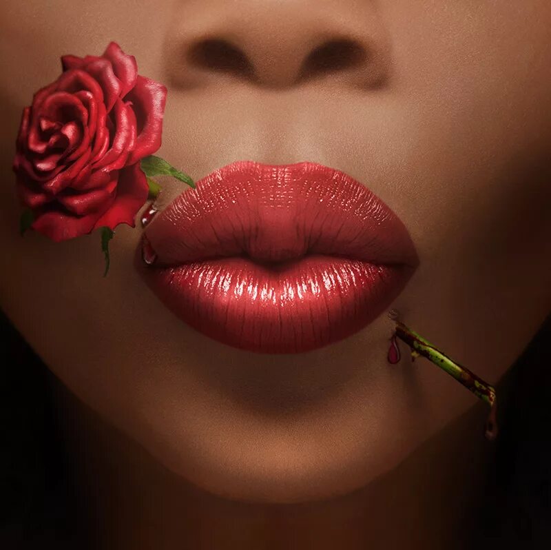 Душе губы. Женская рука с цветком. Палец у губ. Красивые цветы в руках. Капли на губах.