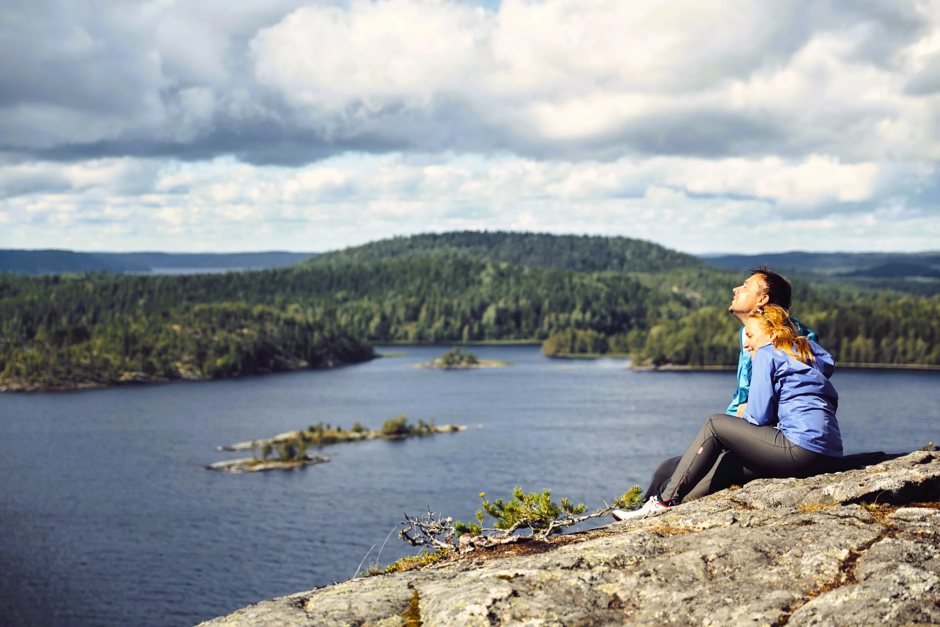 сплав по реке. карелия на 4 дня. легендарная карелия. ладожские шхеры стоянки. сплавы по рекам карелии 28 апреля.
