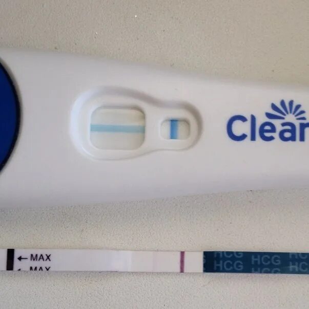 Тест клеар блю реагентит. Кляр блю тест на беременность. Положительный тест клеар боб. Тест на беременность клеарблю. Слабоположительный тест клеар блю плюс.