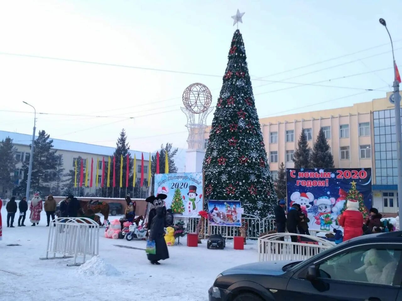 Фото: Как выглядят новогодние елки в Кыргызстане