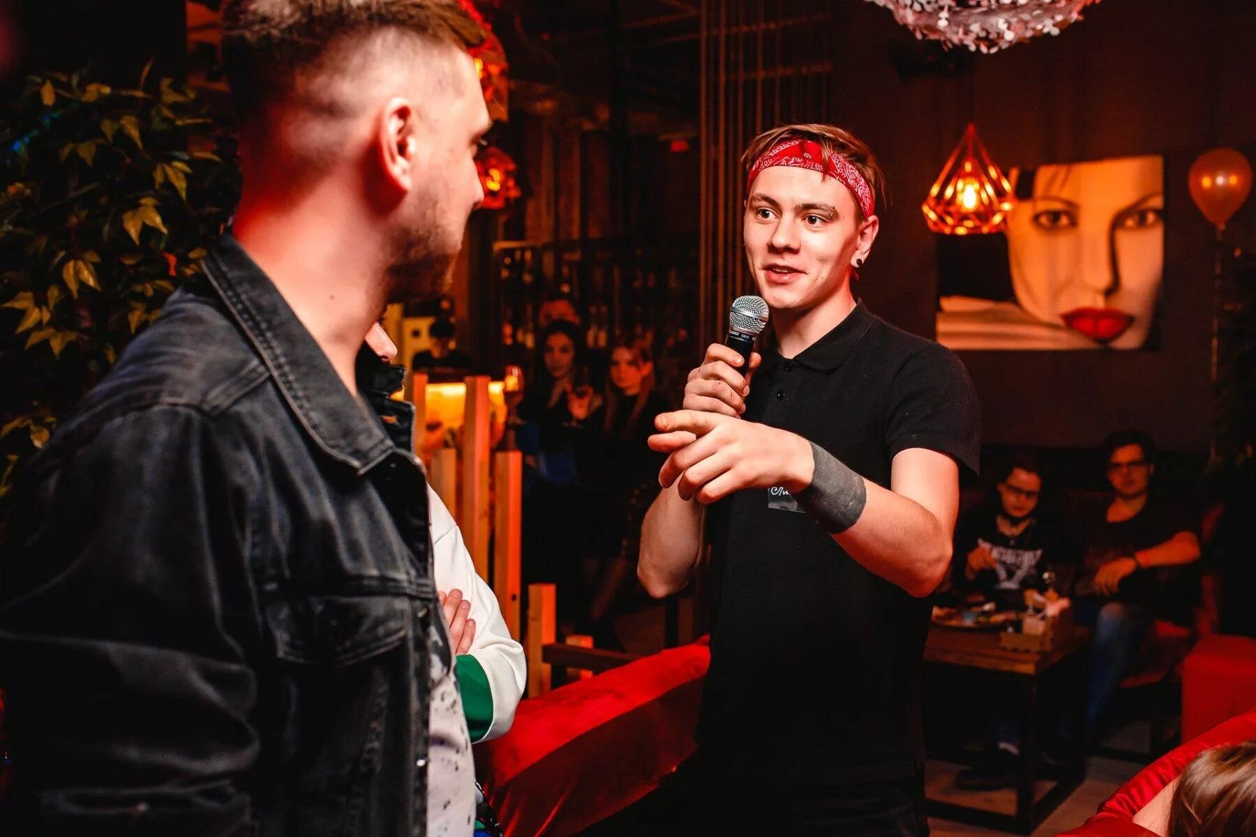 Haze bar. Haze екатеринбург. Haze bar степана разина. Хейз бар екатеринбург. Haze bar екатеринбург.