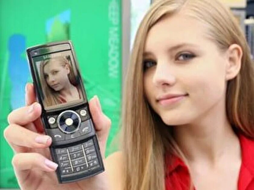 2 телефона на 1 камеру. Камера смартфона. Сотовый телефон с камерой 5 мегапикселей. Htc m8 камера. 2 телефона на 1 камеру.