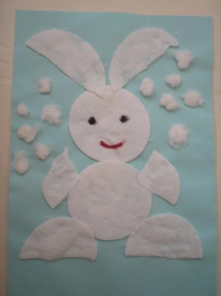 Зайчик из ватных дисков. Аппликация из ватных дисков. аппликация из ватного диска. зайчик из ватного диска. поделки из ватных дисков для детей.