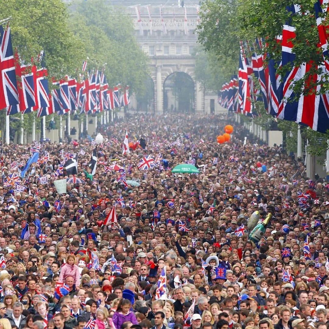 Summer Bank Holiday в Великобритании. Spring Bank Holiday в Великобритании. Праздники в Британии. Весенний банковский праздник в Великобритании. Summer bank