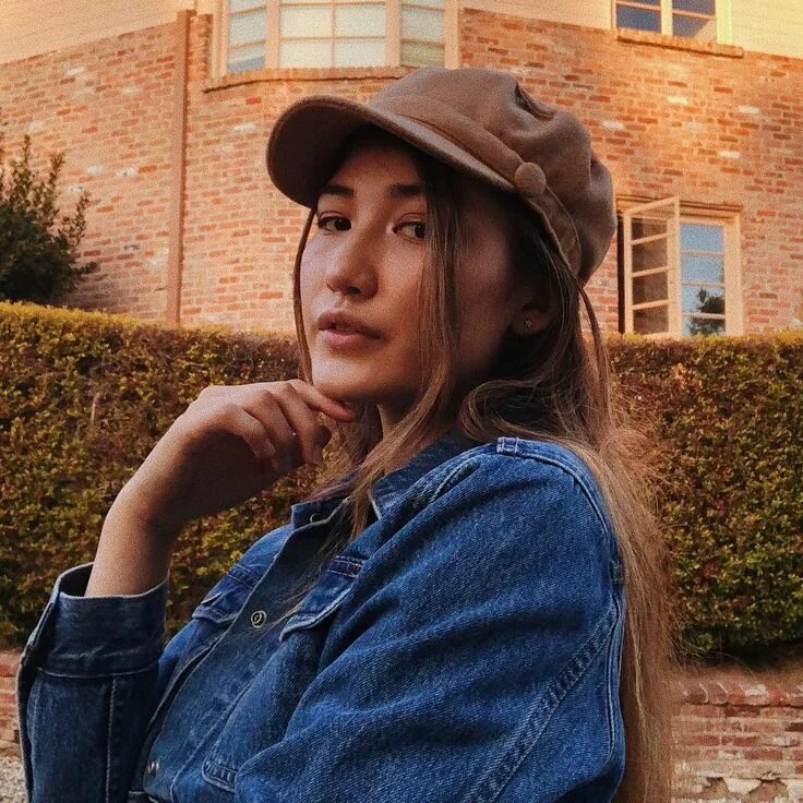 Bookworm clothes aesthetic. Ashley aka. Sarena bestdressed. Sarena bestdressed. Best dresses.
