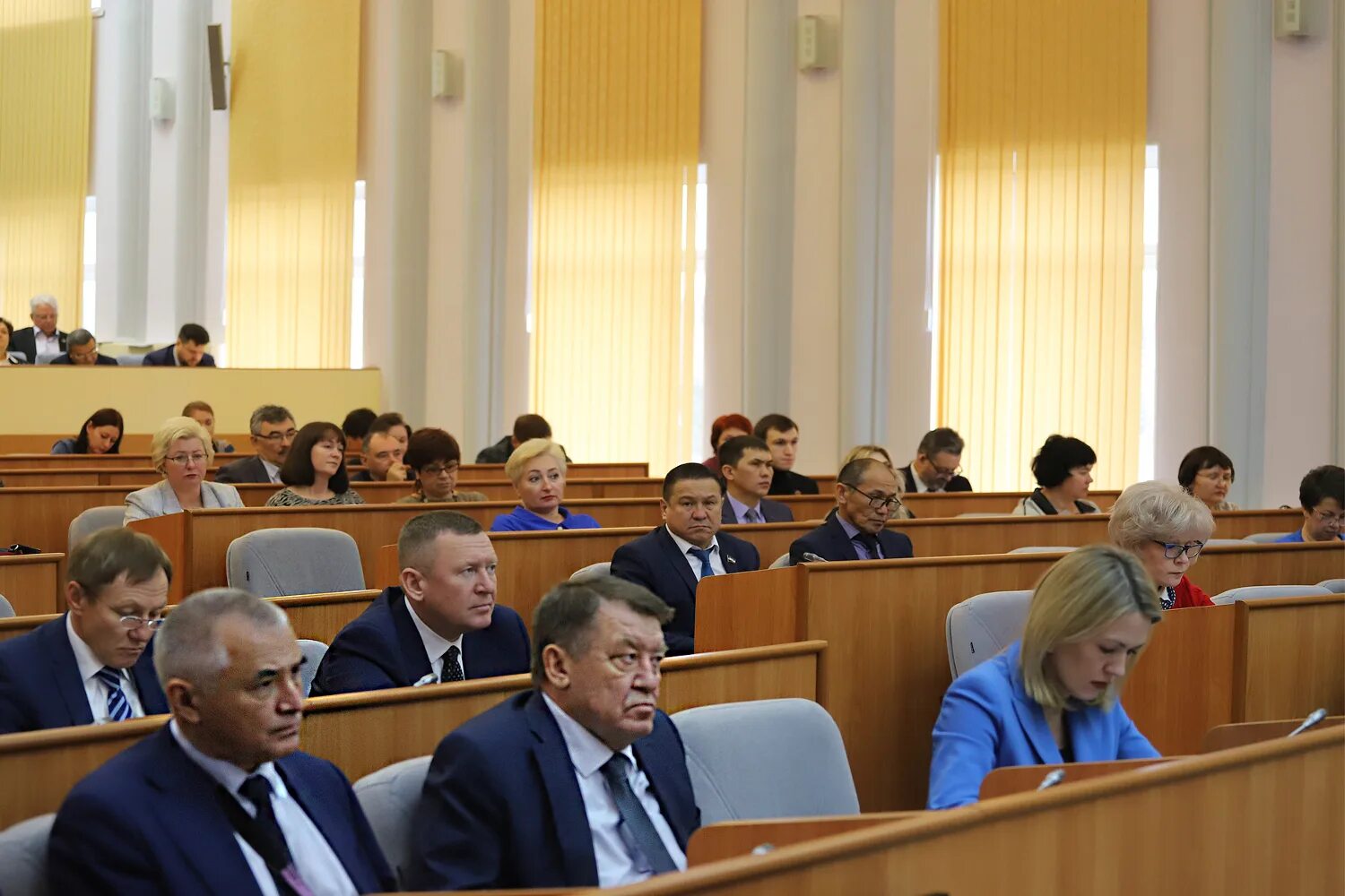 Публичное слушанье верховном совете абакана 2022 год. Верховный совет республики хакасия. Игорь тугужеков хакасия. Республиканский бюджет республики хакасия. Республиканский бюджет республики хакасия.