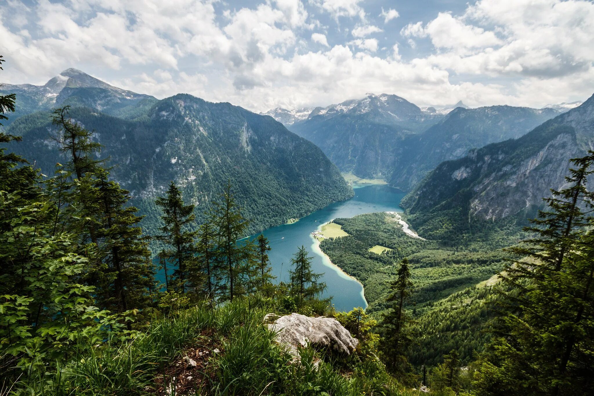 Озеро Кёнигсзе. Озеро Кенигзее. Königsee озеро в Германии. Берхтесгаден озеро Кенигзее. Природные особенности германии