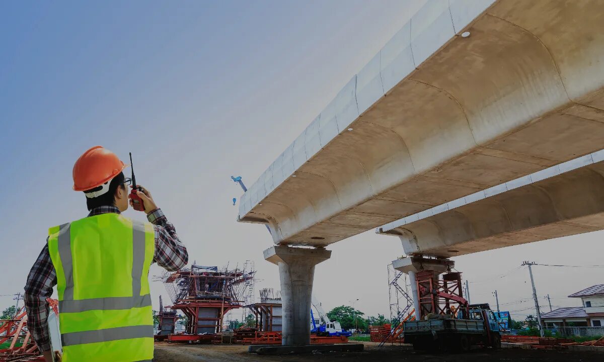 Про строителя мостов. Практиканты на строительстве. Про строителя мостов. Про строителя мостов. Строительный трест объекты.