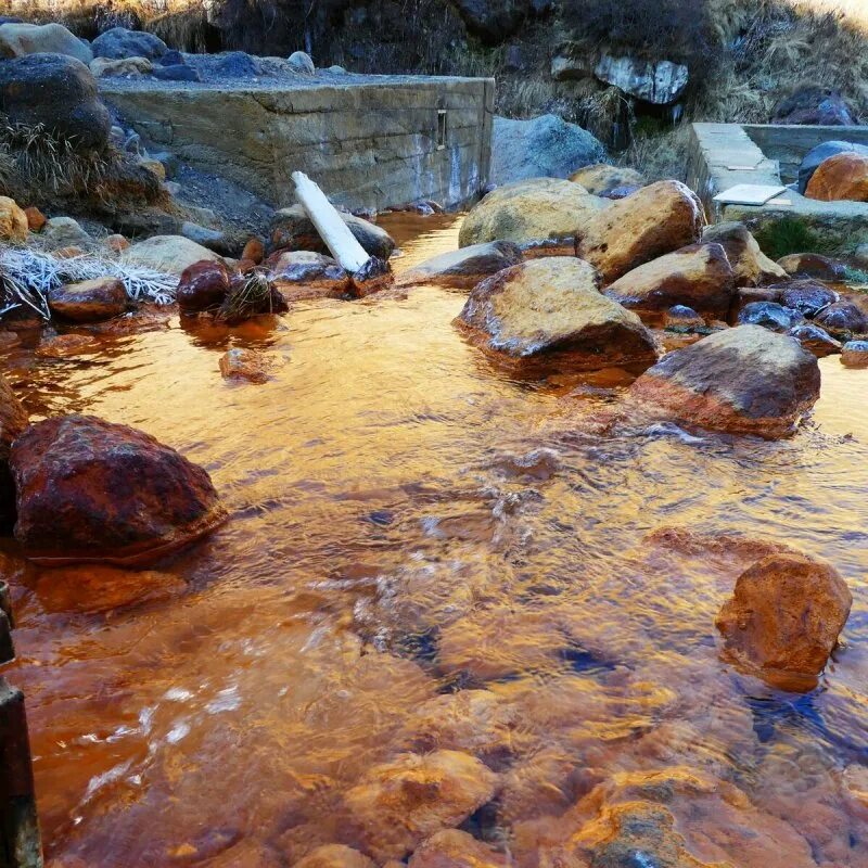 Источники минеральной воды нарзан. Долина Нарзанов Джилы Су. Долина Нарзанов Кабардино-Балкария. Минеральные источники Джилы-Су. Родник Нарзан Джилы Су.