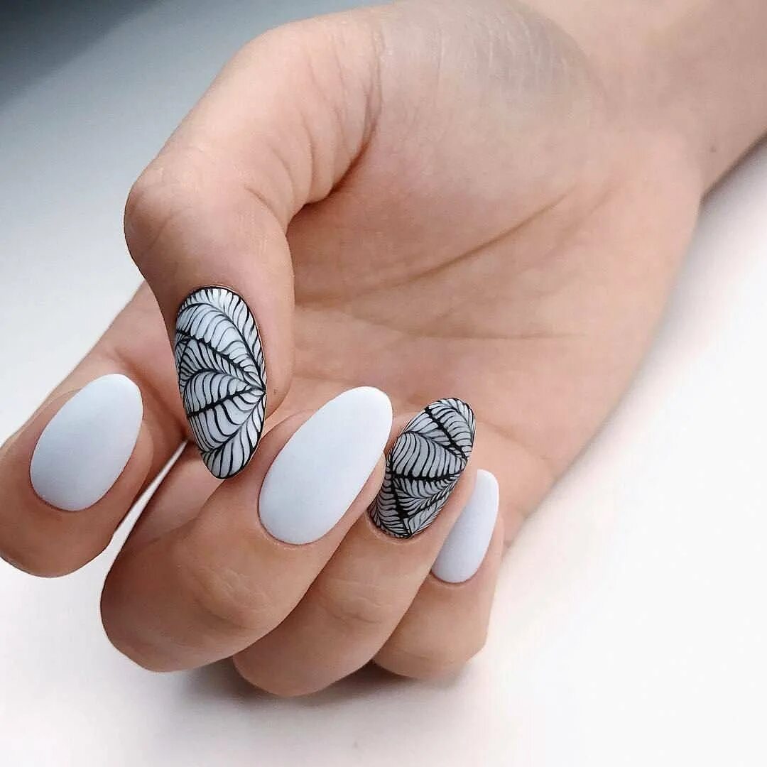 креативные ногти 2023. маникюр с наклейками абстракция. креативный маникюр 2020. креативный маникюр 2022. ногти молодёжные креативные.