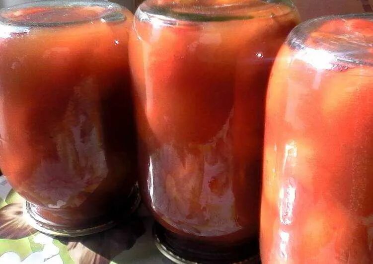 Помидоры дольками на зиму. Томаты в собственном соку без кожицы. Нужен ли уксус в помидоры в собственном соку на зиму. Помидоры в томатном соусе на зиму. Перец в томатном соке гастроном.