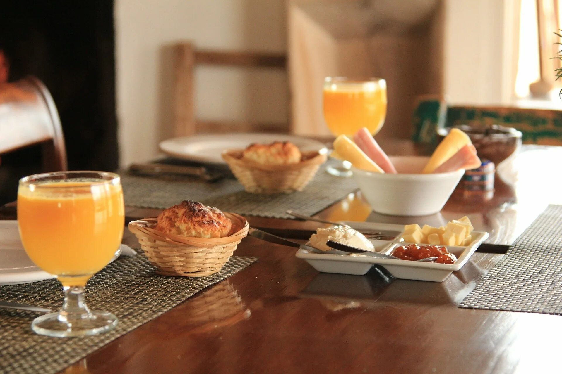 Are there oranges in the table