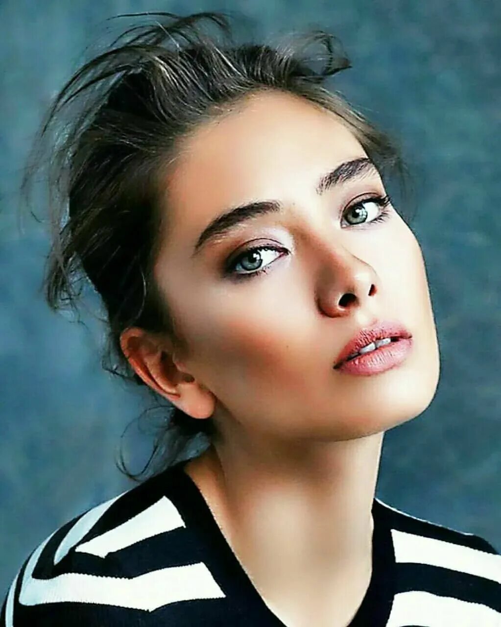 Молодые турецкие актрисы. Неслихан Атагюль. Актриса Неслихан Атагюль. Неслихан актриса 2020. Неслихан Атагюль 2022.