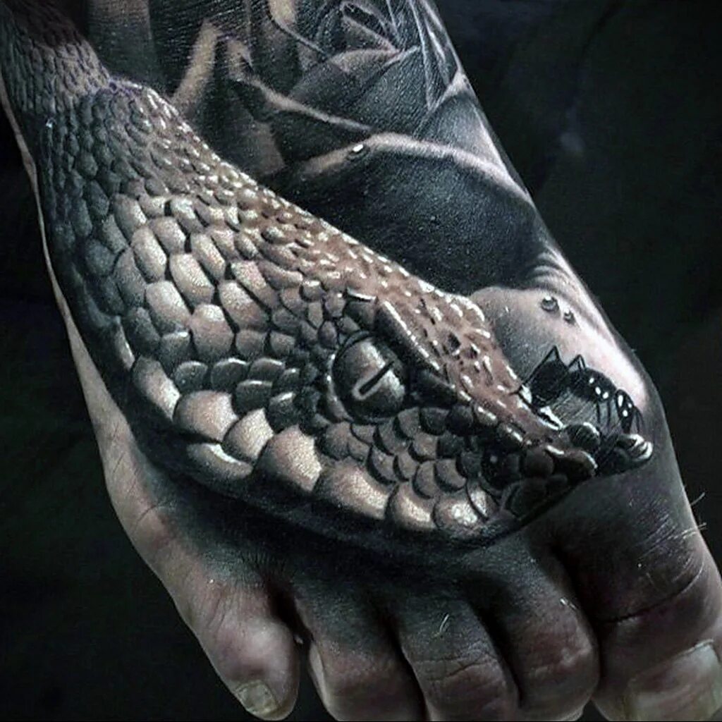 Змея под кожей. Объемные тату. 3d Татуировки.