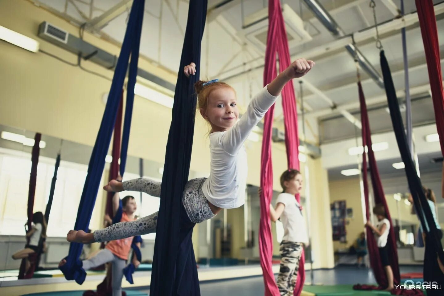 Занятия на полотнах для детей. Воздушные полотна дети. Занятия на полотнах для детей. Занятия на полотнах калуга. Занятия на полотнах для детей.