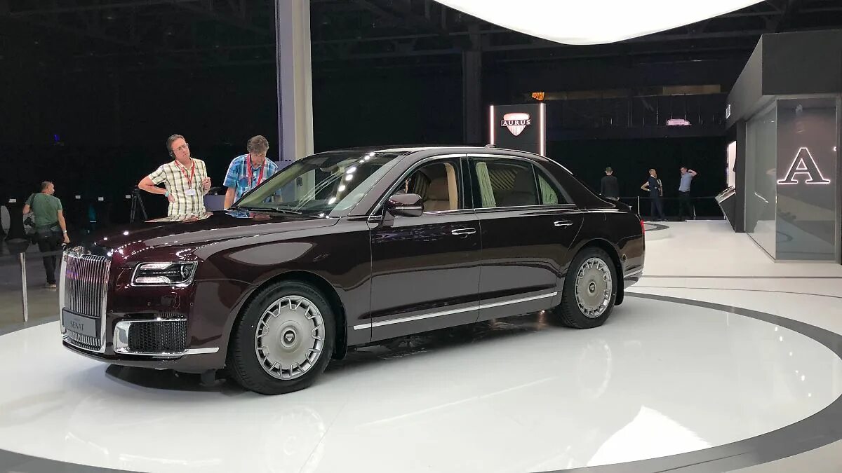 Aurus senat s600 интерьер. Волга аурус салон. Aurus senat s600 металлик. Aurus senat sedan 2019. Аурус сенат черный.