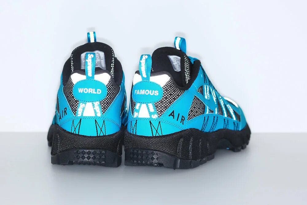Nike air x supreme. Nike supreme humara. nike air humara. nike humara x supreme.