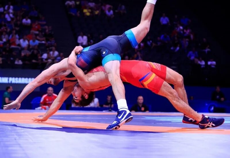 Готовящийся к борьбе. Сборная кыргызстана вольная борьба. Готовящийся к борьбе. Сборная осетии по вольной борьбе 2014. Сборная борьбы 2020.