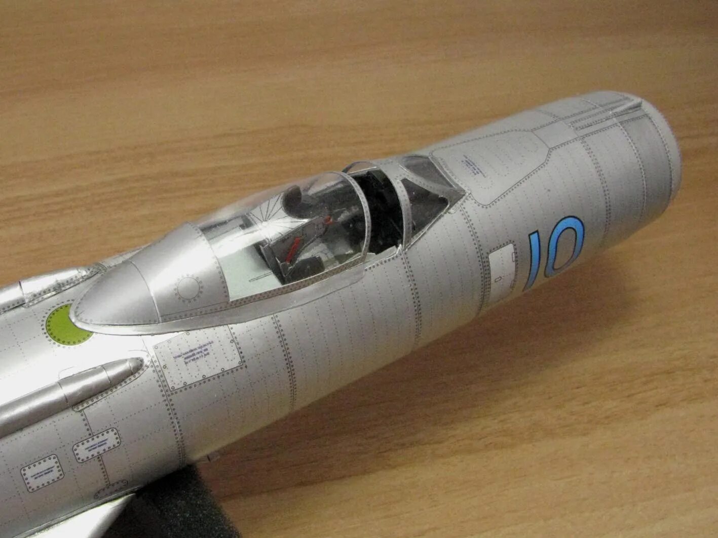 Су 11. Самолет бе-12 бумажная модель. Бумажный моделизм су 9. F 18 окб бумажные модели. Су 2 модель из бумаги.