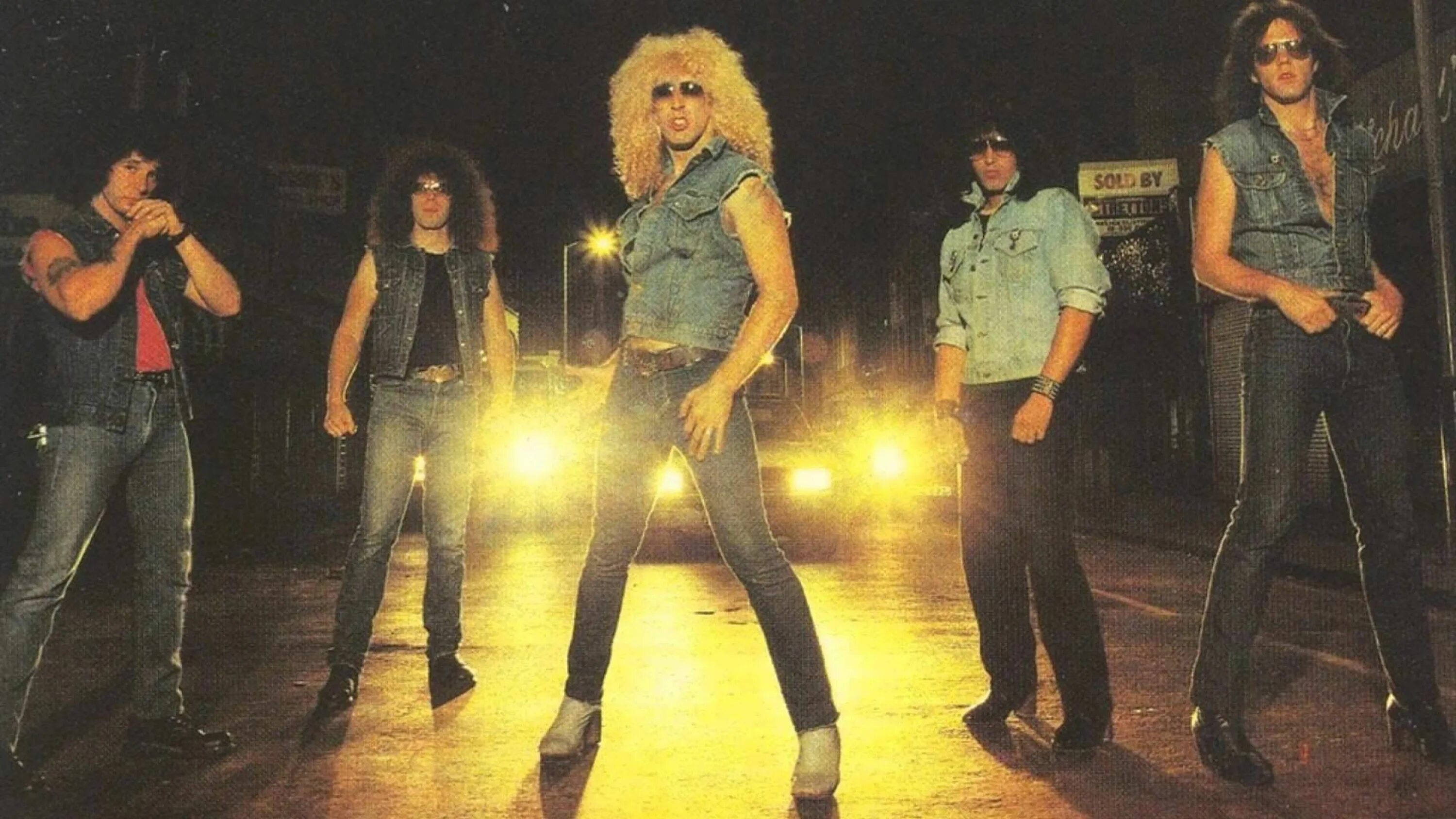 Rock sister. Рок группа твистер систер. Метал группа твистед систер. Рок группа twisted sister. Твистед систер.