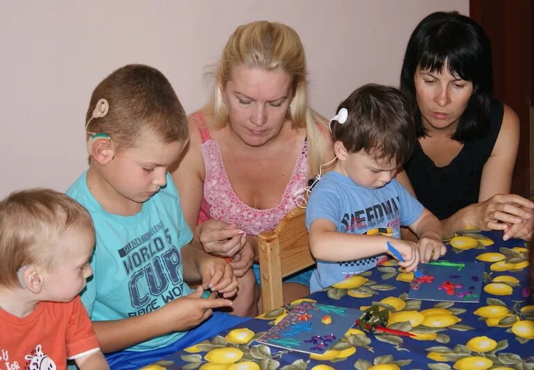 Занятия со слабослышащими детьми. Занятия с детьми с нарушением слуха. Занятия с глухими детьми. Занятия со слабослышащими детьми. Метод альфреда томатиса.