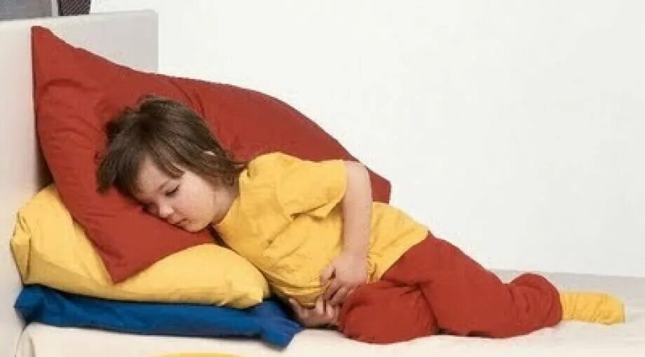 Ребенка рвет инфекция. Ребенок заболел. Ребенка рвет инфекция. Рвота у ребёнка соматика. Ребенка рвет инфекция.