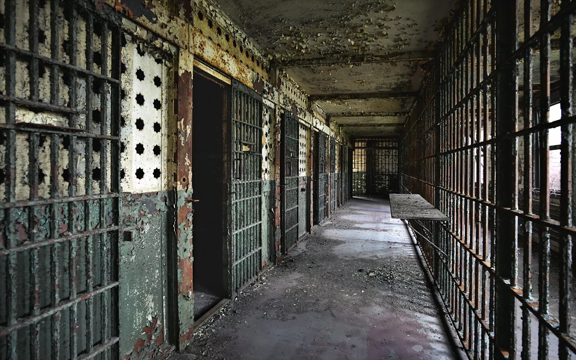Le prison. Le prison. Тюремная камера. Le prison. Тюря.