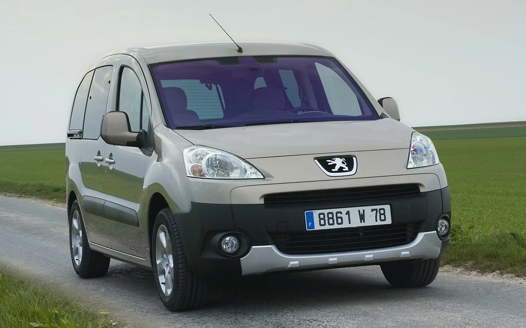 Peugeot partner tepee b9. 6. Ситроен берлинго. 6. Пежо partner tepee 2012.