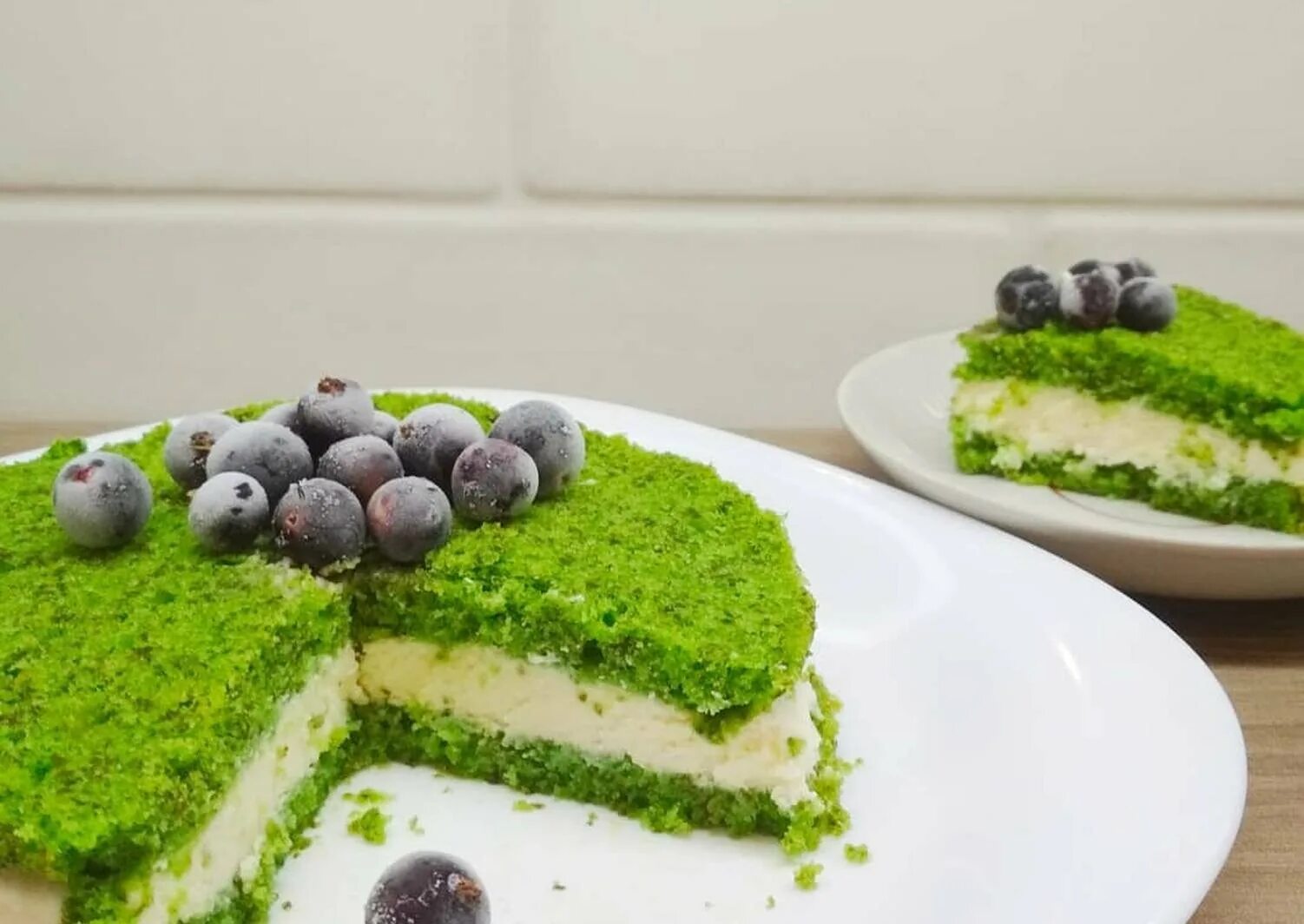 Торт со шпинатом рецепт. Торт изумрудный бархат со шпинатом. Торт изумрудный шпинатный. Торт изумрудный бархат со шпинатом. Шпинатный торт «изумрудный бархат».