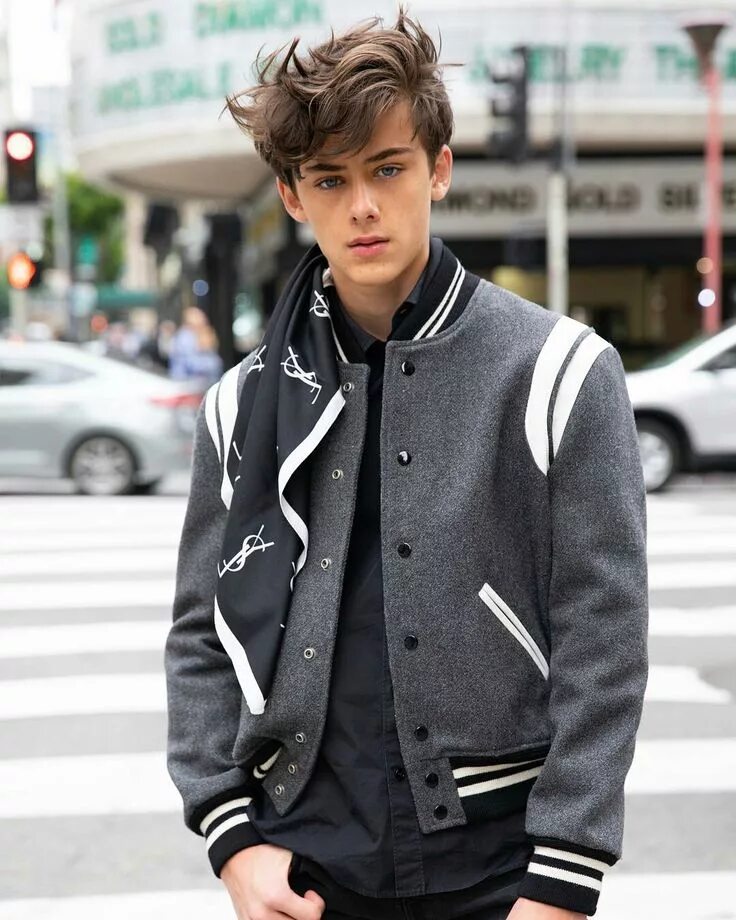 Одежда для мужчин подростков. Ману риос. Адам галлахер. Модные молодежные образы мужские. Стильная одежда для подростков парней.