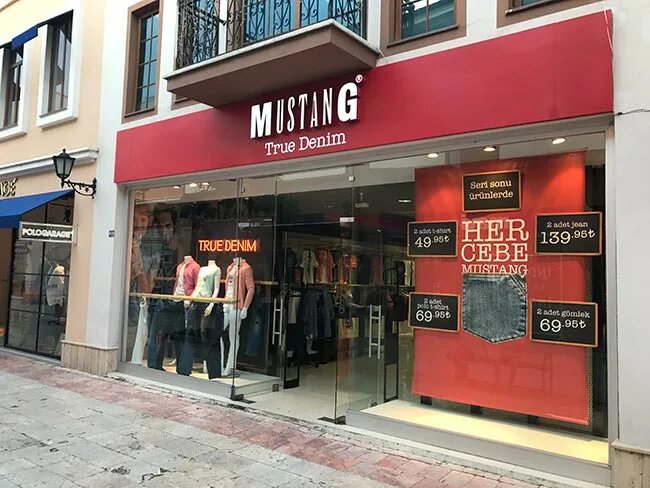 Хобби аутлет. Аутлет мустанг. Мустанг аутлет. Mustang магазины в москве. Mustang jeans магазины.