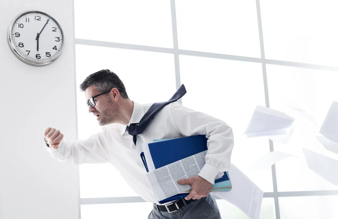 Многозадачность женщины. Рутина. Тайм-менеджмент для женщин. Мужчина в офисе. Не успеваю выложить.