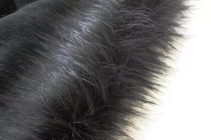 Белый длинный мех. Пальто из искусственного меха с длинным ворсом. Ткань лохматая с длинным ворсом. Искусственный мех. Искусственный мех с длинным ворсом.