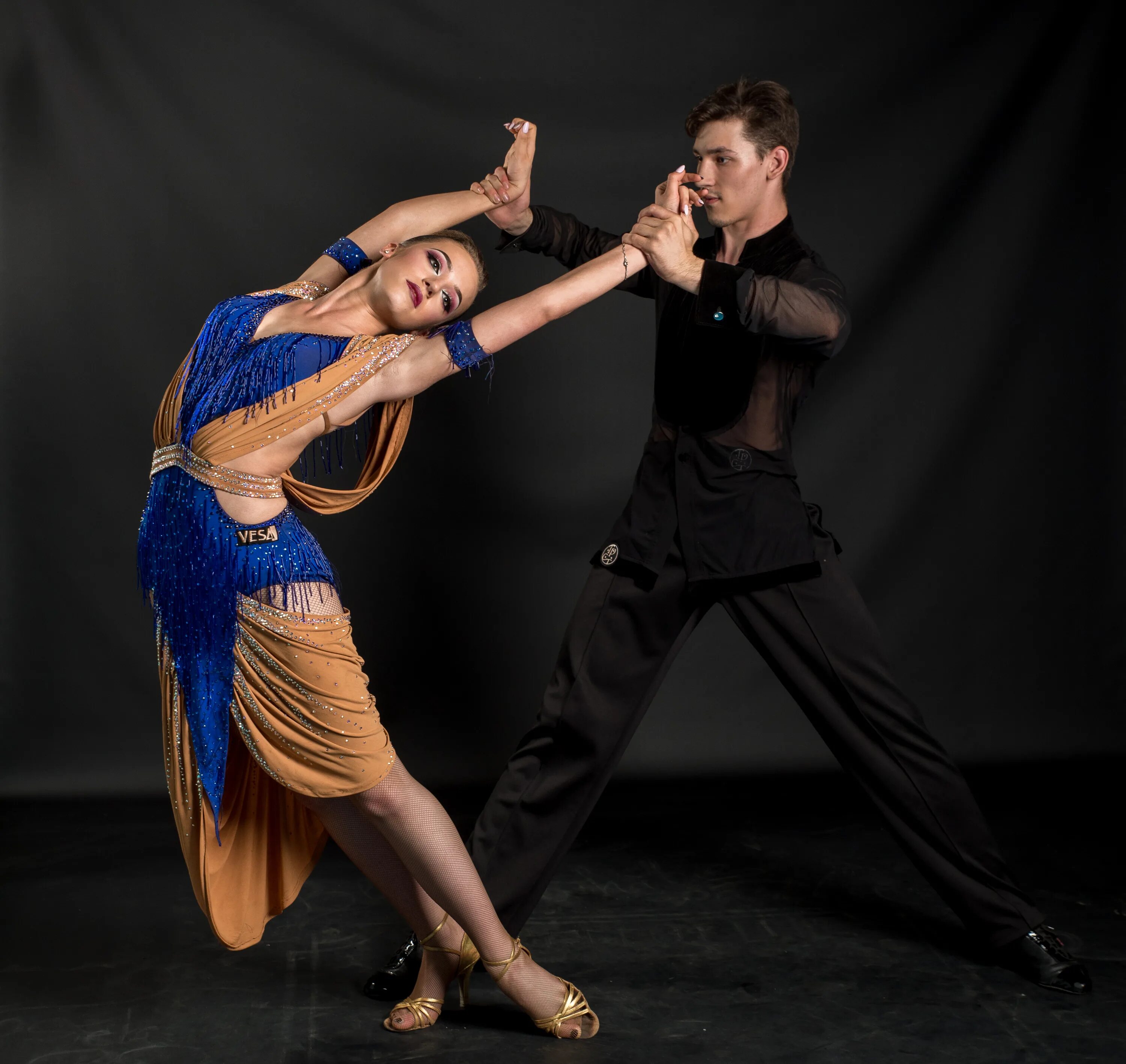 Бальные танцы щербинка. Ебальные танцы. Студия латина. Бальные танцы латина. Студия латина.