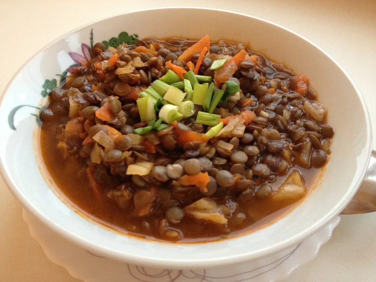 тушеная чечевица. чечевица чечевится. чечевица с овощами. чечевица тушеная с овощами. чечевица с овощами.