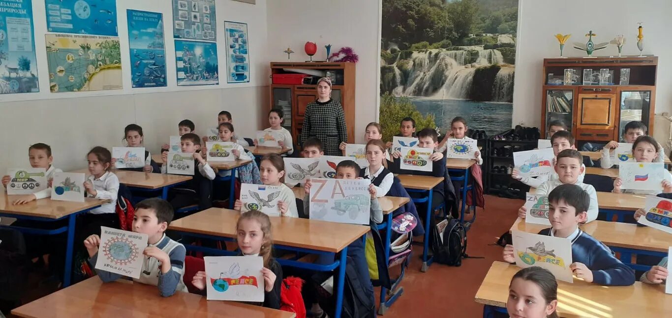 Фото 1 класса в школе. Как учиться в 3 класса. Чувашия канаш 11 школа. Учащиеся 3 б класса. Школа 3 рязань.